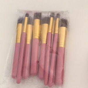 Makeup brushes
